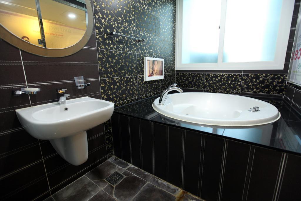 The Design Motel Busan Bagian luar foto