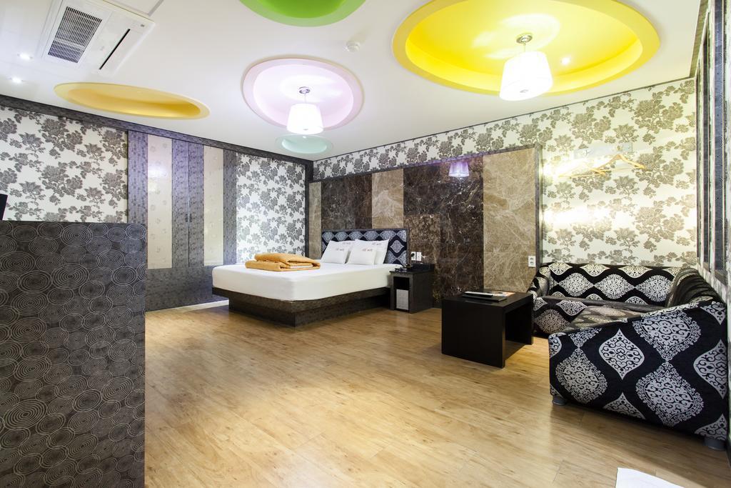 The Design Motel Busan Bagian luar foto