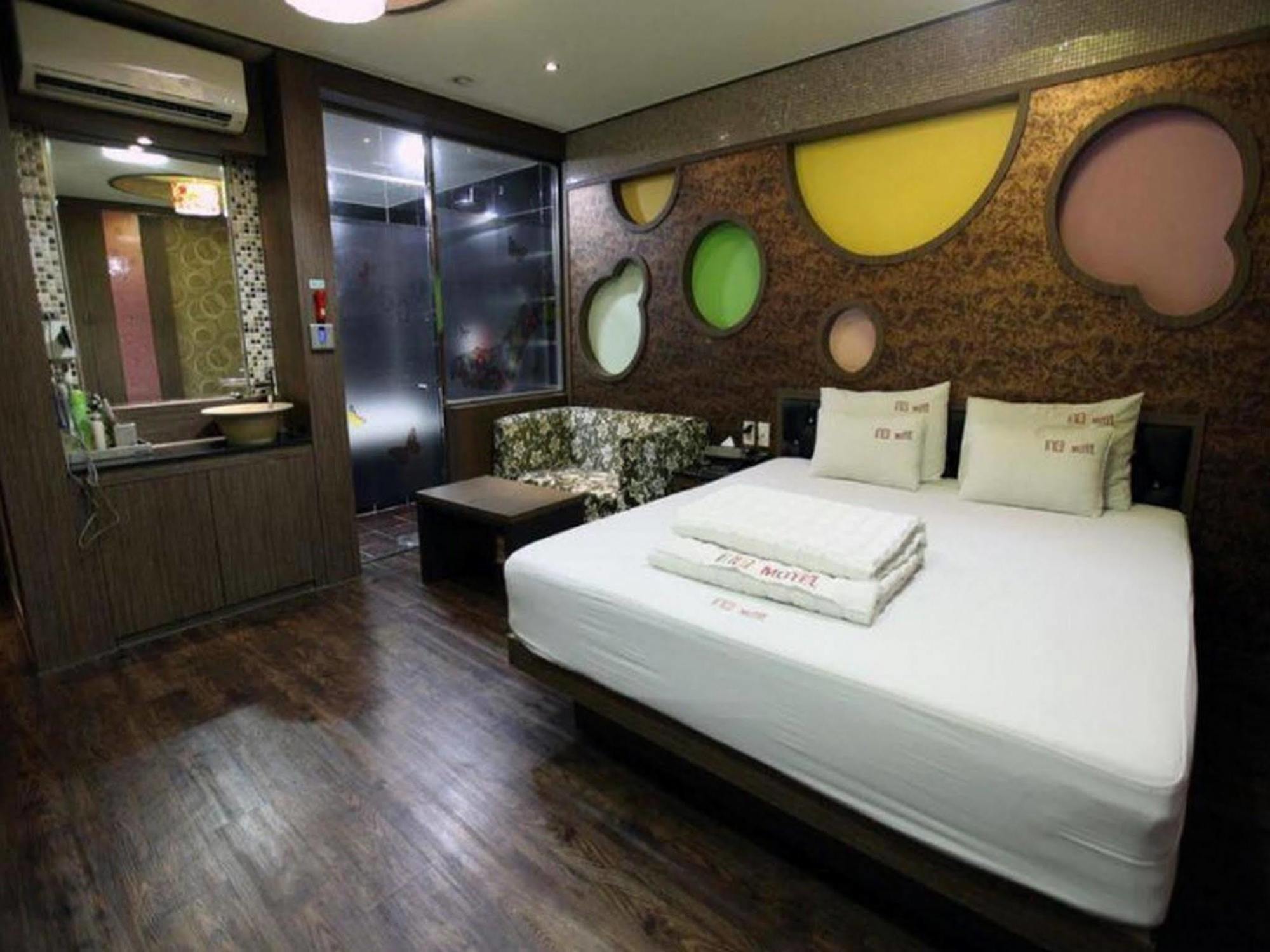 The Design Motel Busan Bagian luar foto