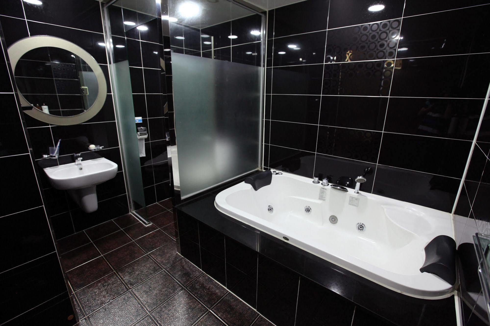 The Design Motel Busan Bagian luar foto